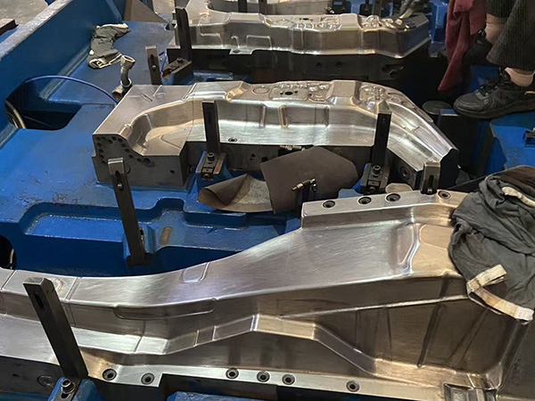 Hot Stamping Dies for Body Structural Parts